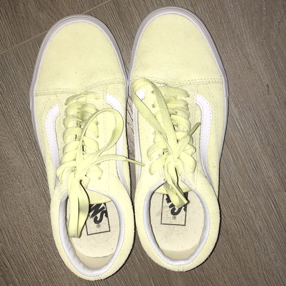 Pastel yellow sk8r vans